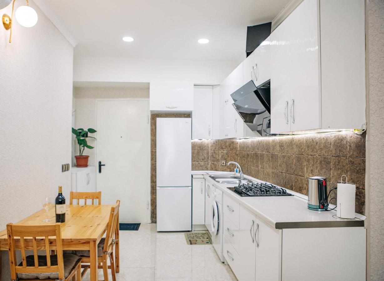 Apartament444 Тбілісі Екстер'єр фото